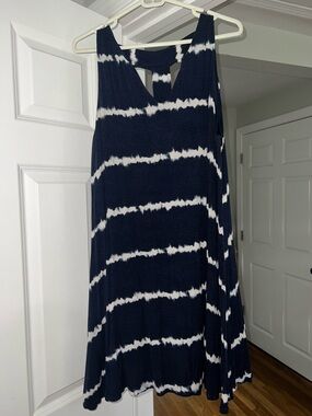 Alya Navy and White Tie-Dye Midi Dress